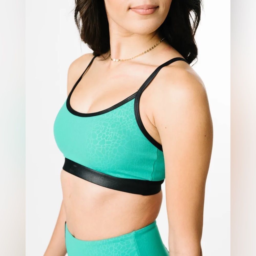 Zyia Jade River Stone Light n Tight Adustable Sport Bra Size Small